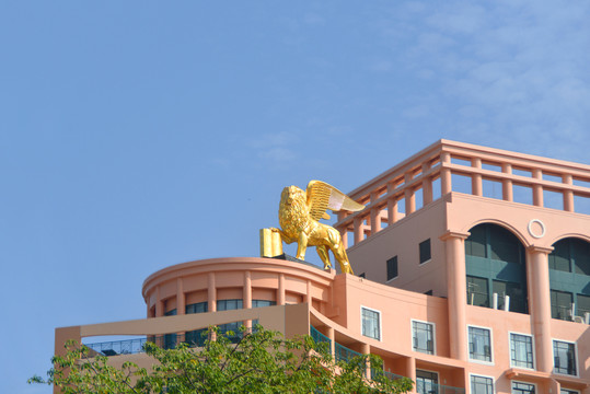 深圳华侨城宾馆及狮子雕塑