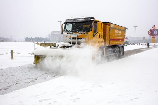 铲雪车