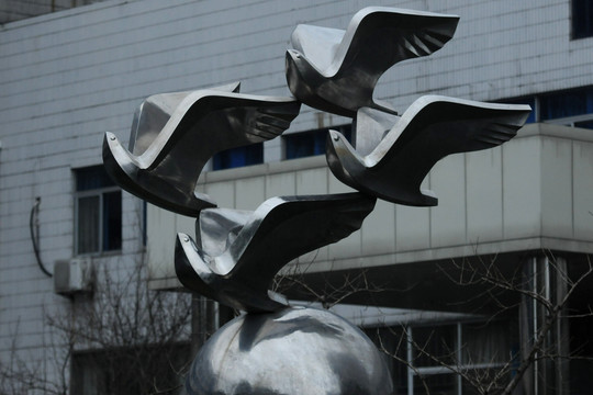 鸽子雕塑