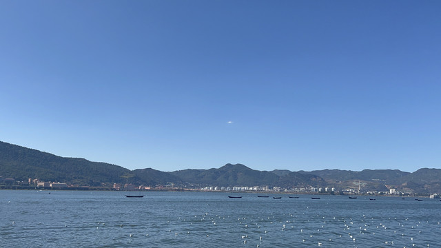 滇池