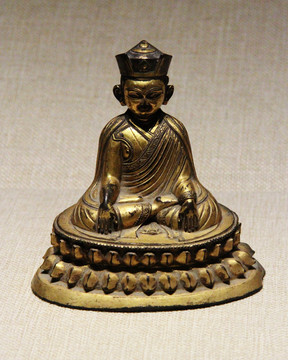 清代铜鎏金喇嘛坐像