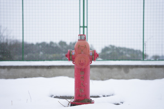 雪地里的消火栓