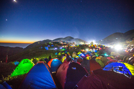 武功山观音宕帐篷节夜景