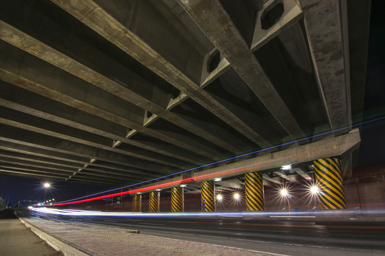 下沉式道路