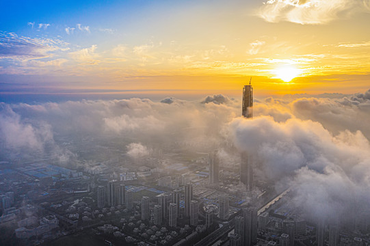 天津117大厦平流雾日出
