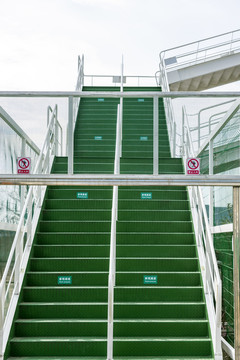 绿色楼梯