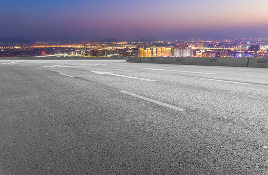 道路地面和城市夜景