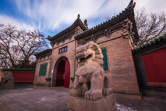 中国山西太原市永祚寺双塔风光