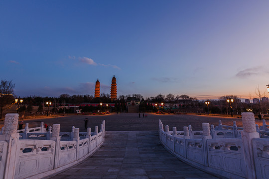 中国山西太原市永祚寺双塔风光