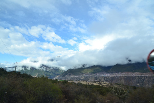 雅鲁藏布江风景区