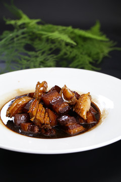 红烧肉烧鲍鱼
