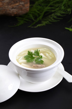 白菜怀山鸭骨汤