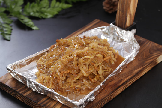 铁揪酸菜粉
