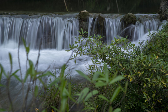 小溪流水