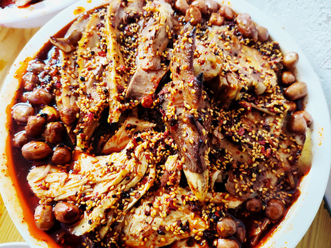 麻辣芝麻鸡肉