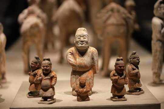 古代人物陶俑