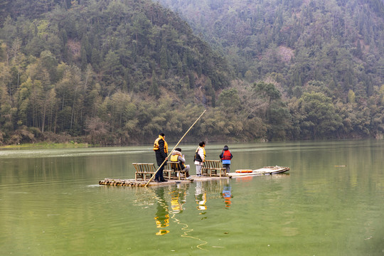 竹筏漂流