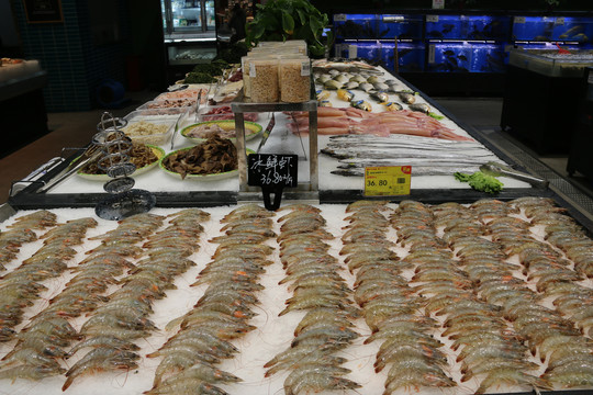 大卖场超市海鲜虾情景照