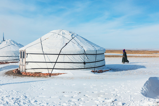 冬季雪原蒙古包蒙古族