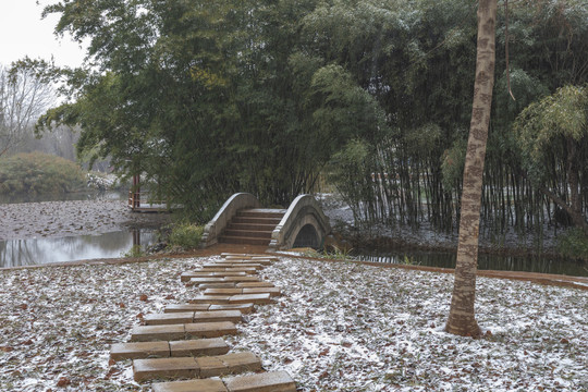 昆明大观公园小桥流水雪景