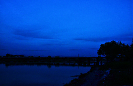 灞河河畔