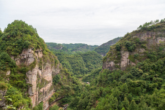 绍兴新昌穿岩十九峰