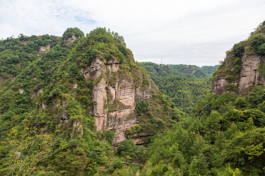 绍兴新昌穿岩十九峰