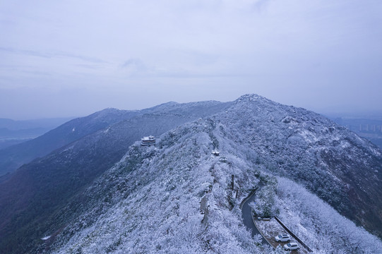 苏州冬天大阳山雪景