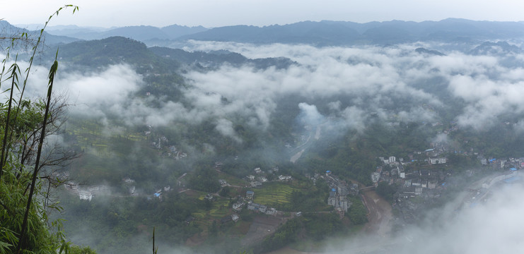 龙华古镇高山沟壑云雾缭绕龙