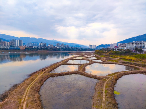 汉丰湖