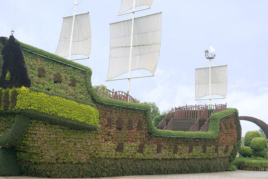 绿植雕塑帆船