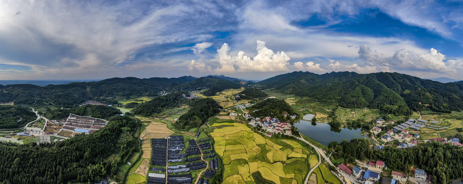 美丽乡村田园全景图航拍