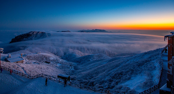 武功山吊马桩雪景日出