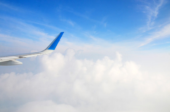 飞机航拍蓝天白云