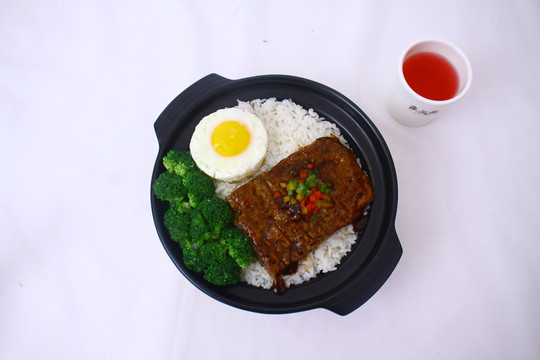 黑椒牛肉饭