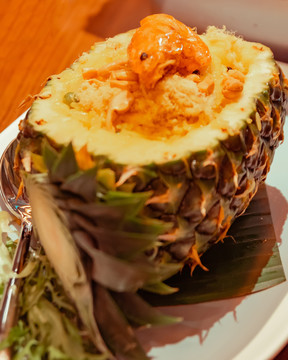 泰国菜大虾咖喱菠萝炒饭