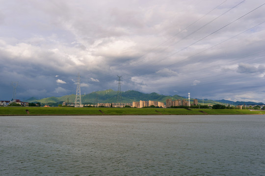 浙江兰溪兰江城北高楼风光