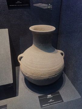 汉代釉陶壶