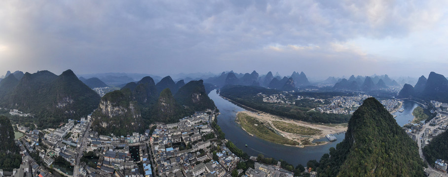 桂林阳朔山水全景图航拍