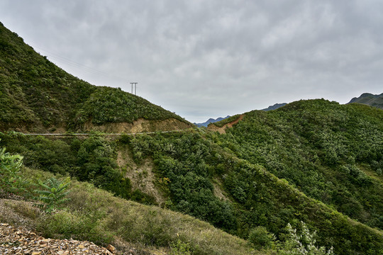 远山与公路