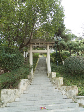 石门