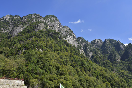 秦岭主峰太白山