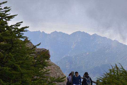 秦岭主峰太白山