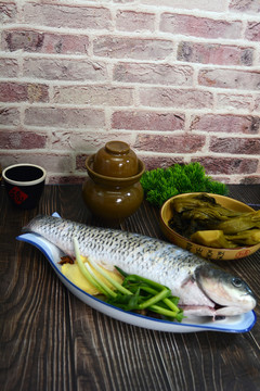 老坛酸菜和草鱼