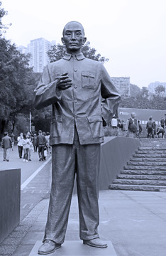 民国人物雕像