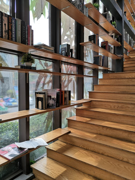 书店楼梯装修