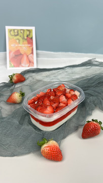 草莓盒子蛋糕2