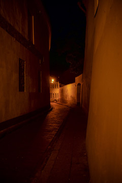维尔纽斯深夜的街巷