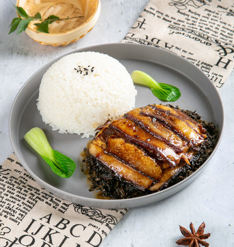 梅菜扣肉饭