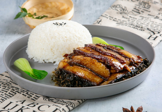 梅菜扣肉饭